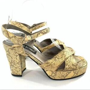 Prima Royale heels size 7 cream gray Python print chunky 60s 70s platforms